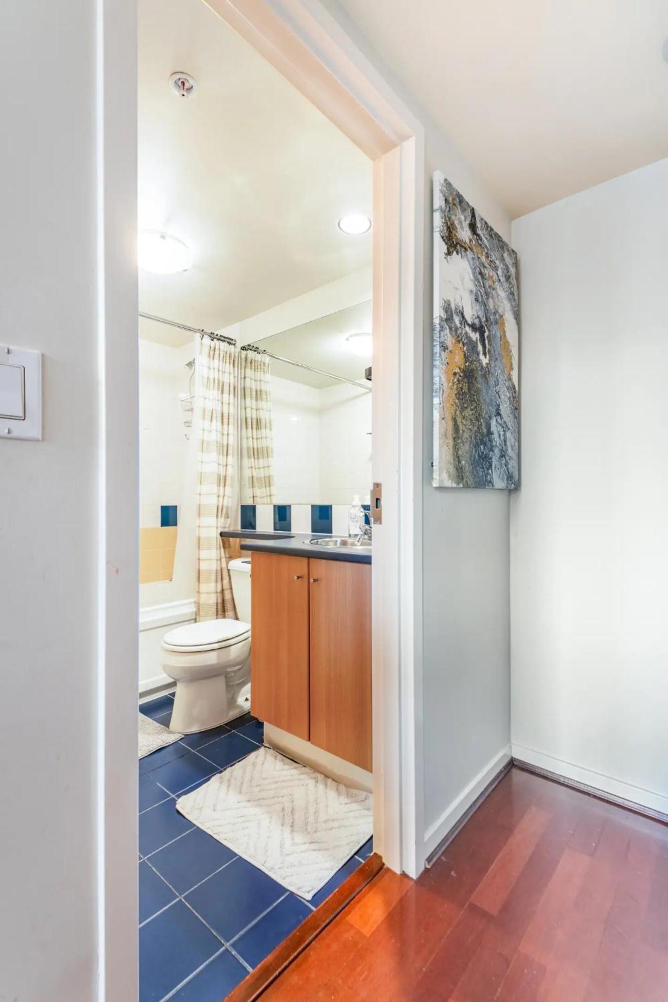 Loft In Downtown With Free Parking Apartment