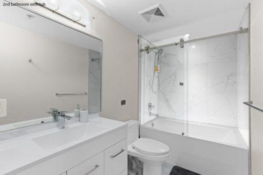 Apartment Downtown Water View Condo: Modern 2br With Ac And Parking