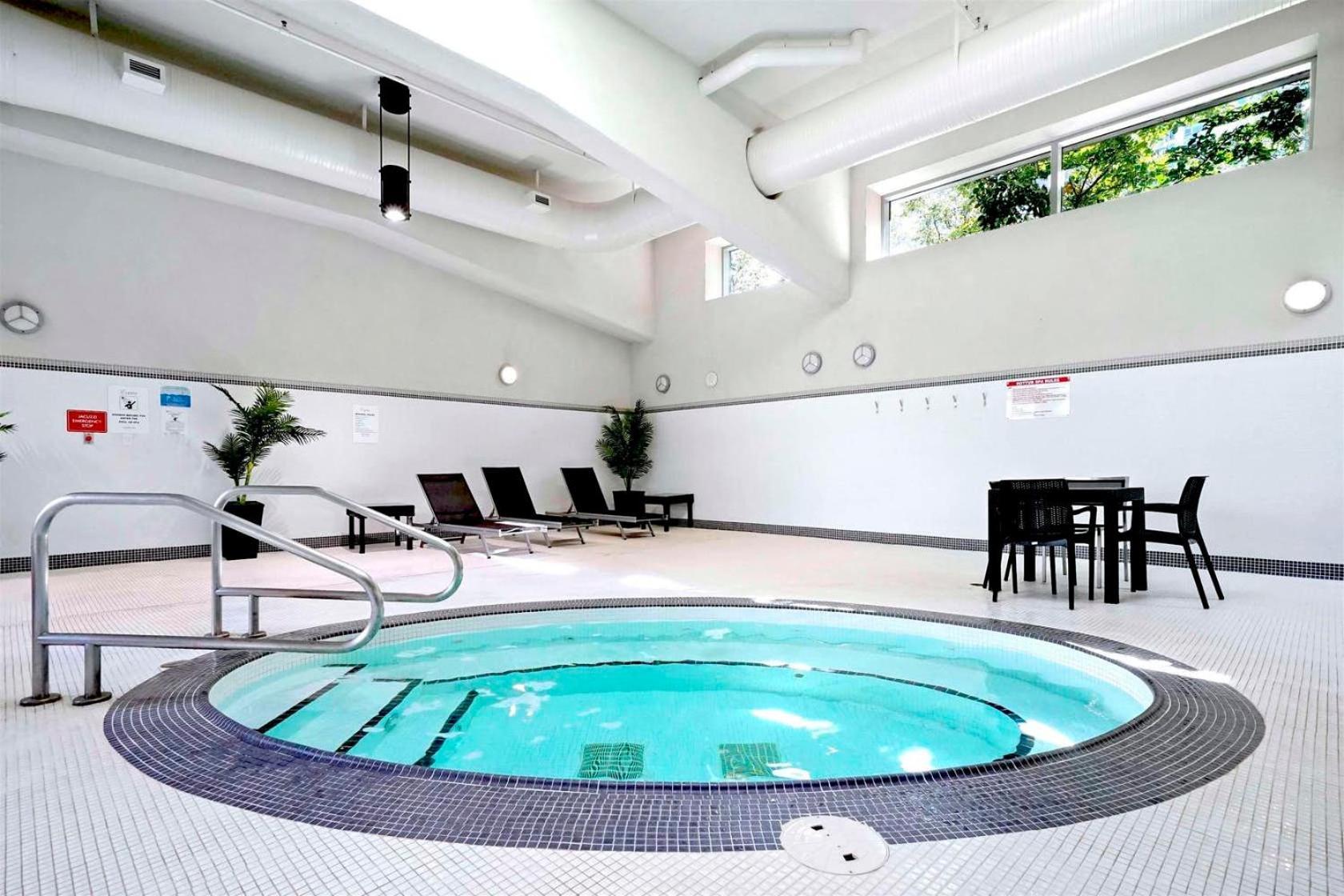 Downtown Water View Condo: Modern 2br With Ac And Parking