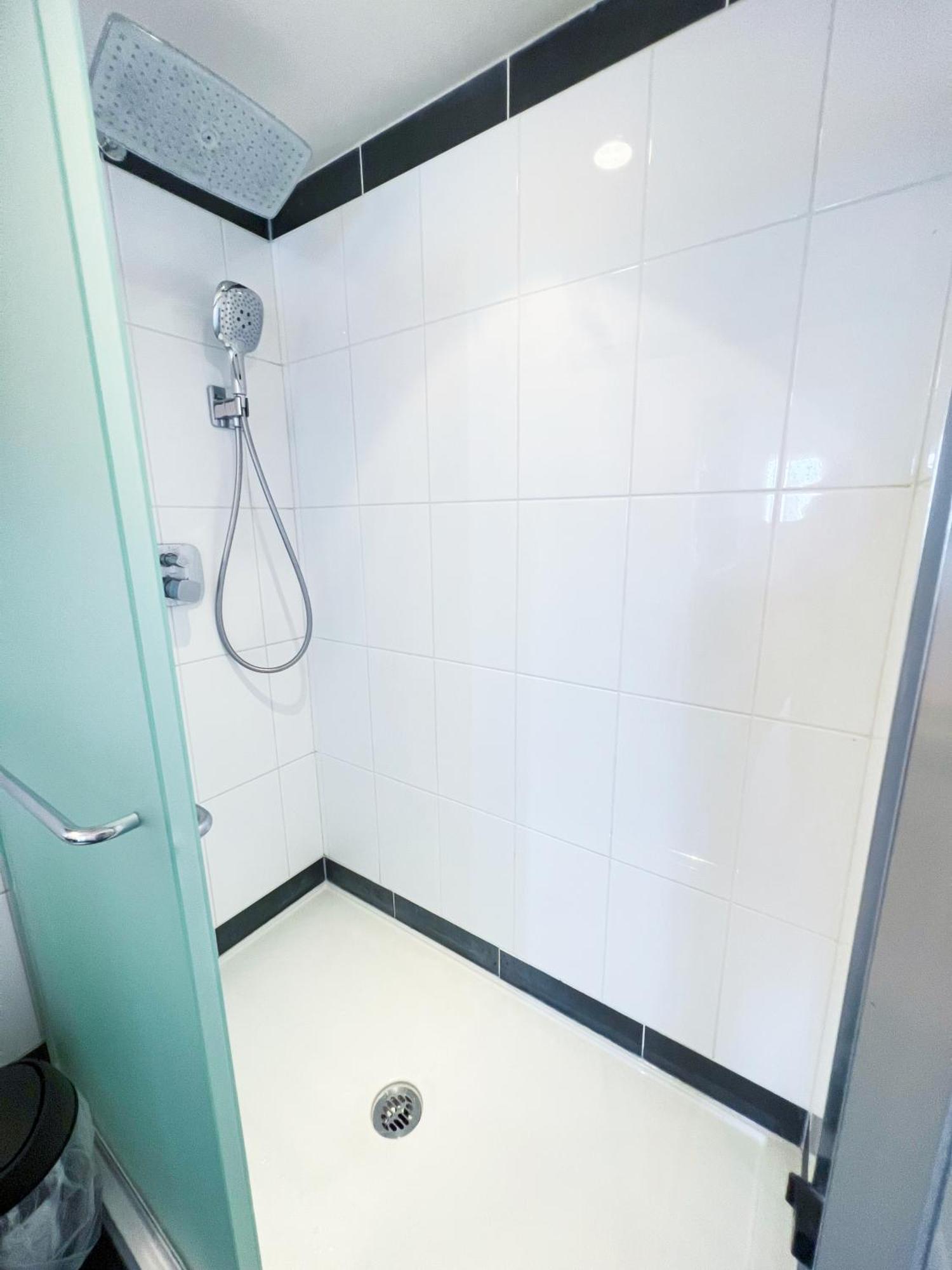Apartment Downtown 4bd 2ba View Skytrain 2 Free Parking Vancouver