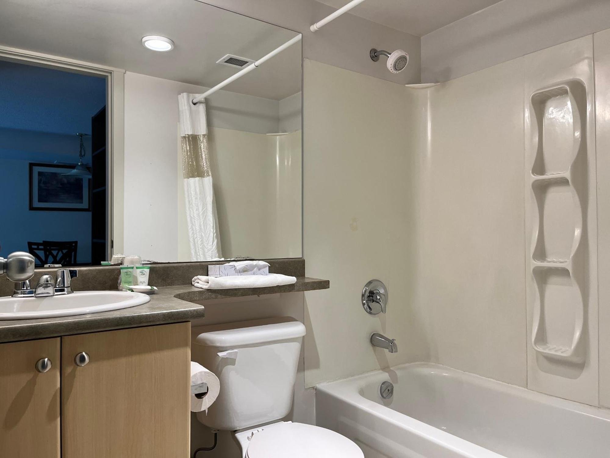 Carey Centre On Ubc Campus Apartment