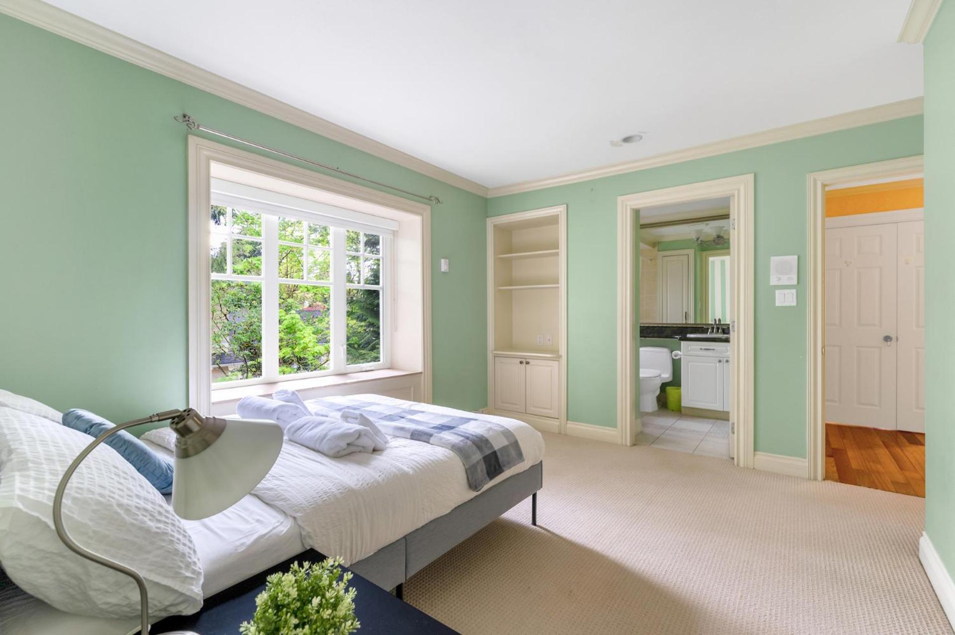 Charming Retreat On Cypress Street, Your Away From *