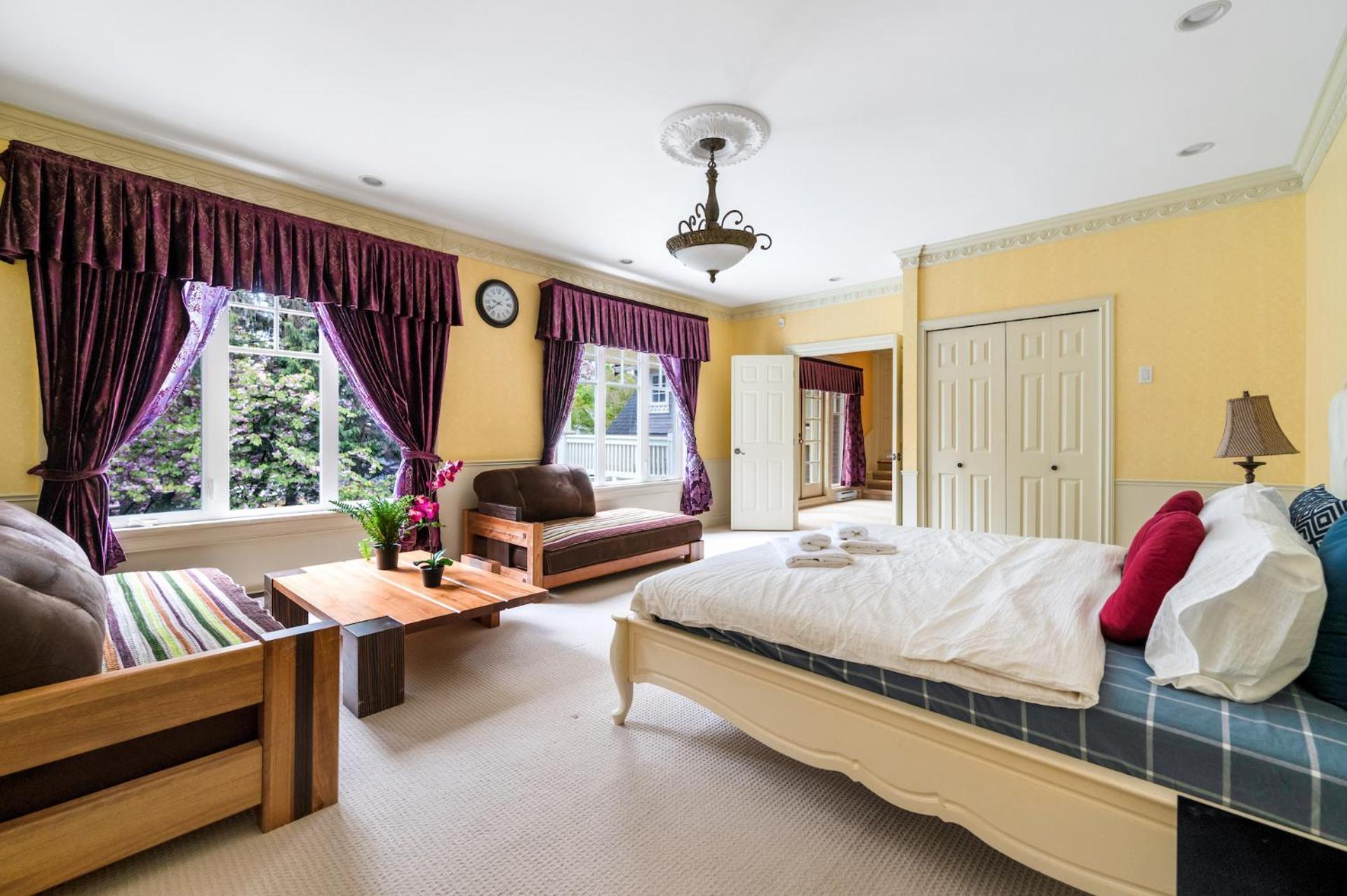 Gasthof Charming Retreat On Cypress Street, Your Away From *