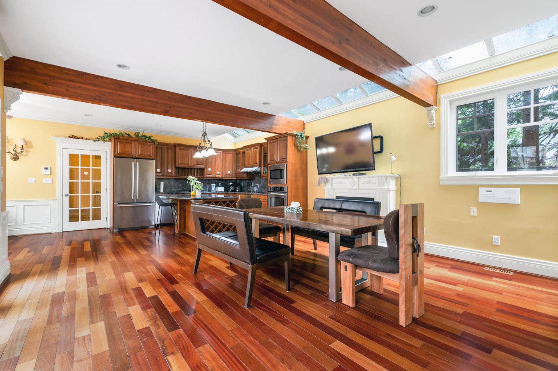 Gasthof Charming Retreat On Cypress Street, Your Away From *