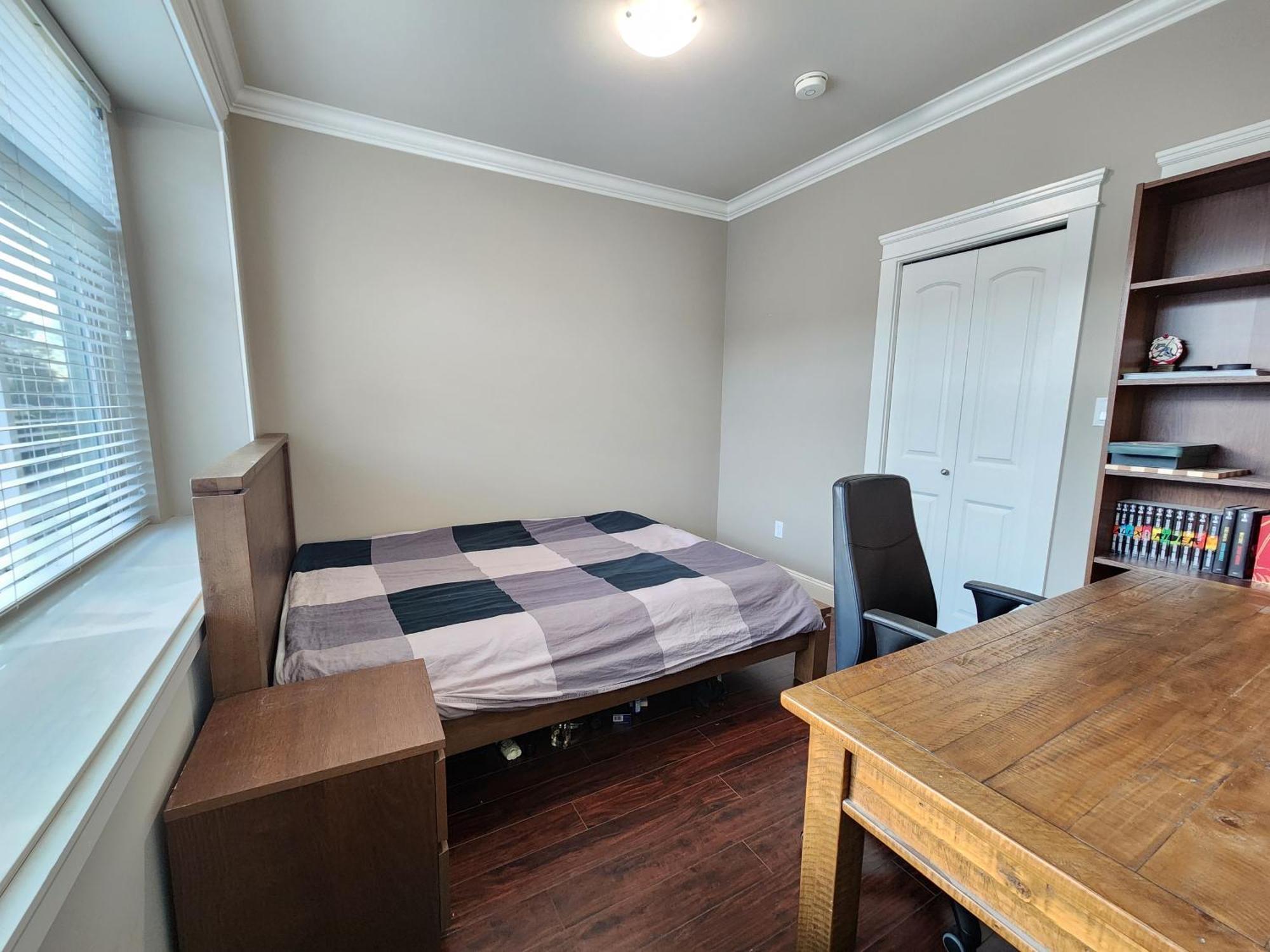 Rare Find Exquisitely New Quiet & Safe Skytrain Guest house *