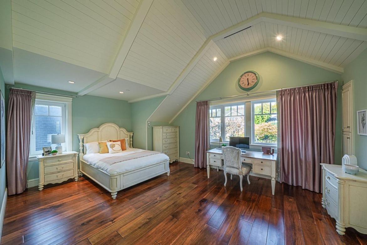 Spacious Cozy House In West Homestay Vancouver