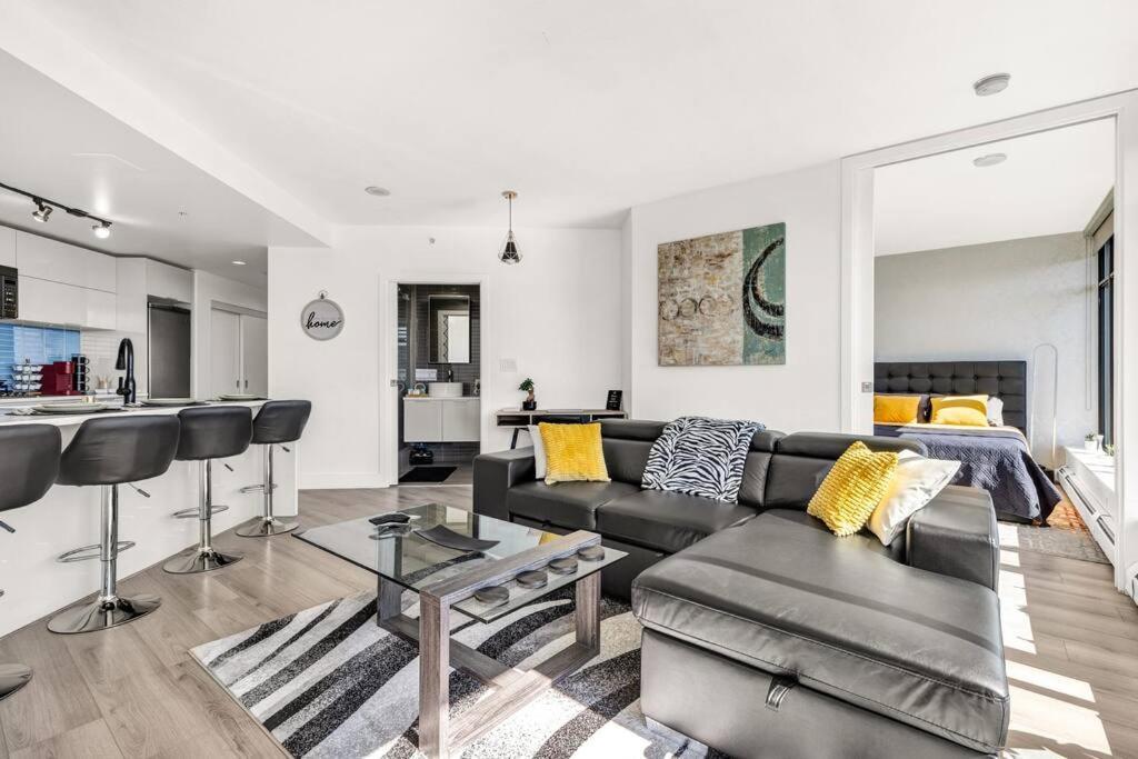 Apartment Luxury With Views!