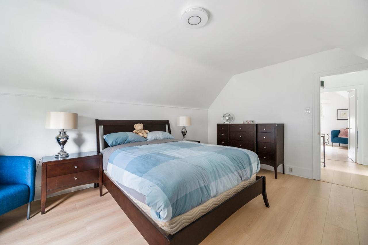 Ferienhaus Charming Garden Retreat In Prime Van Location