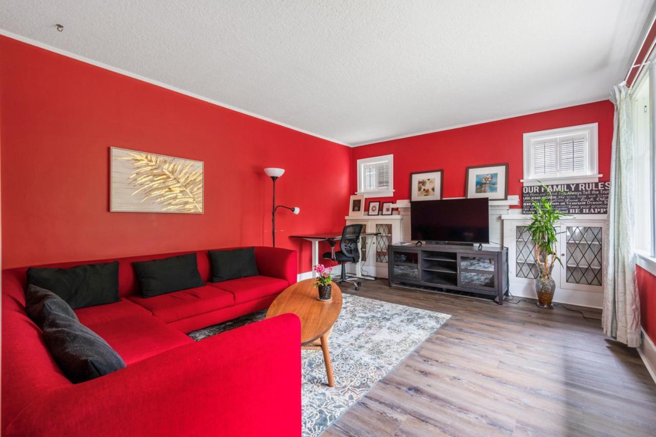 Ferienhaus Charming Garden Retreat In Prime Van Location *