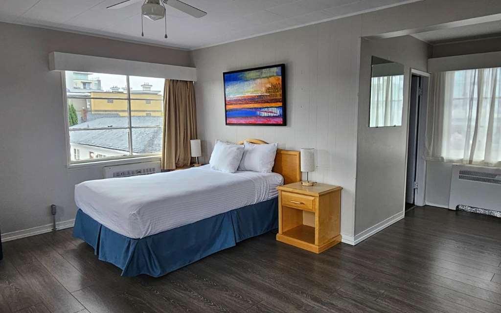 2400 Hotel Vancouver