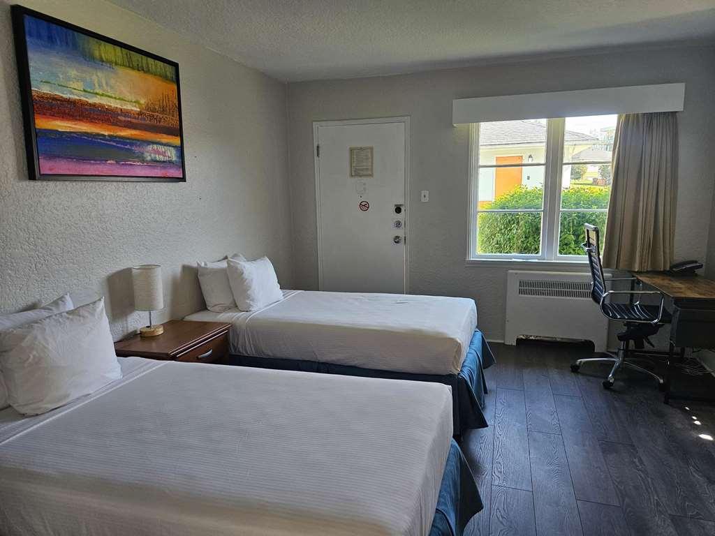2400 Hotel Vancouver