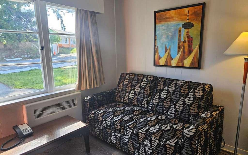 Hotel 2400