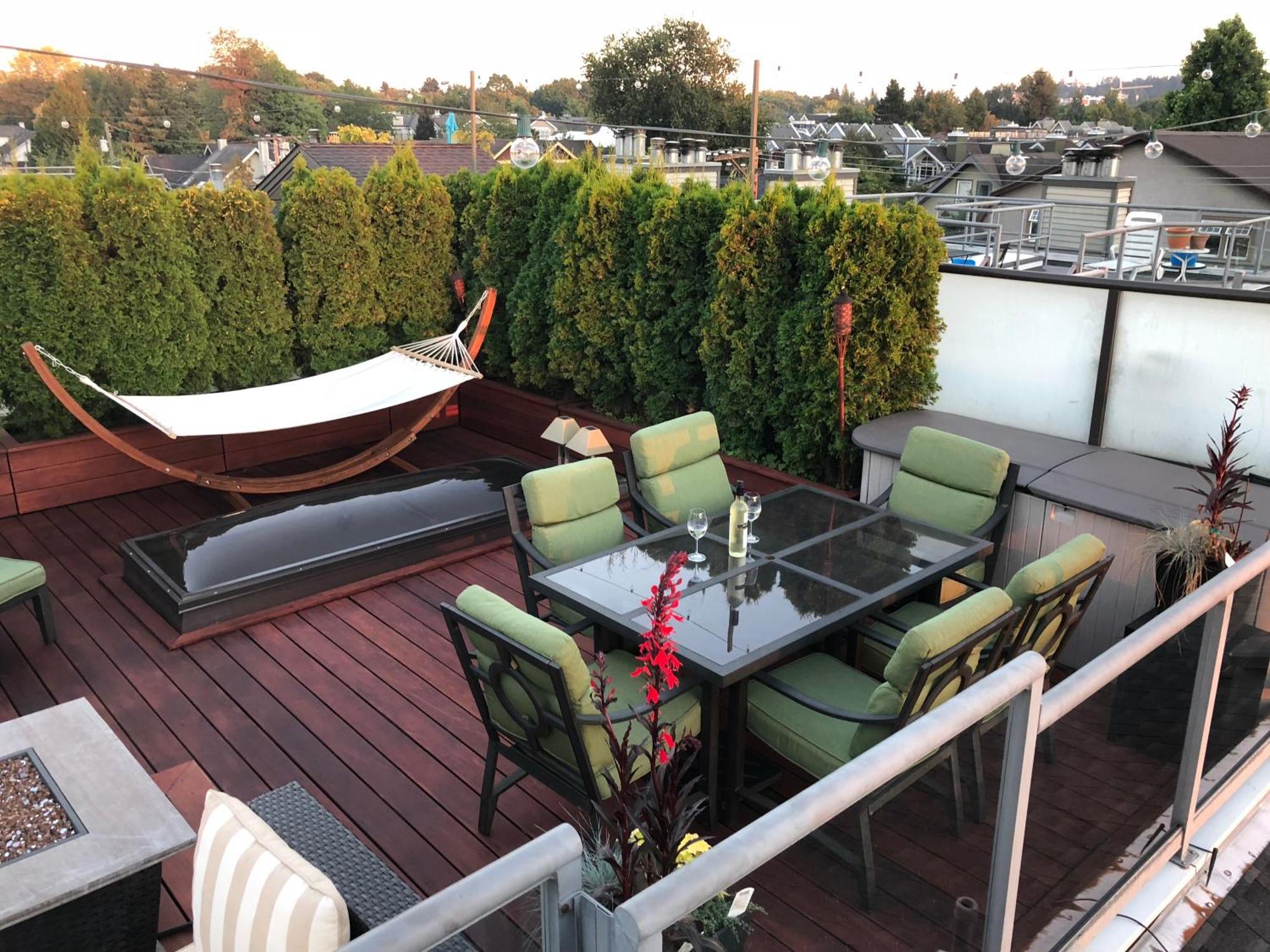 Apartment Penthouse With Private Rooftop Patio