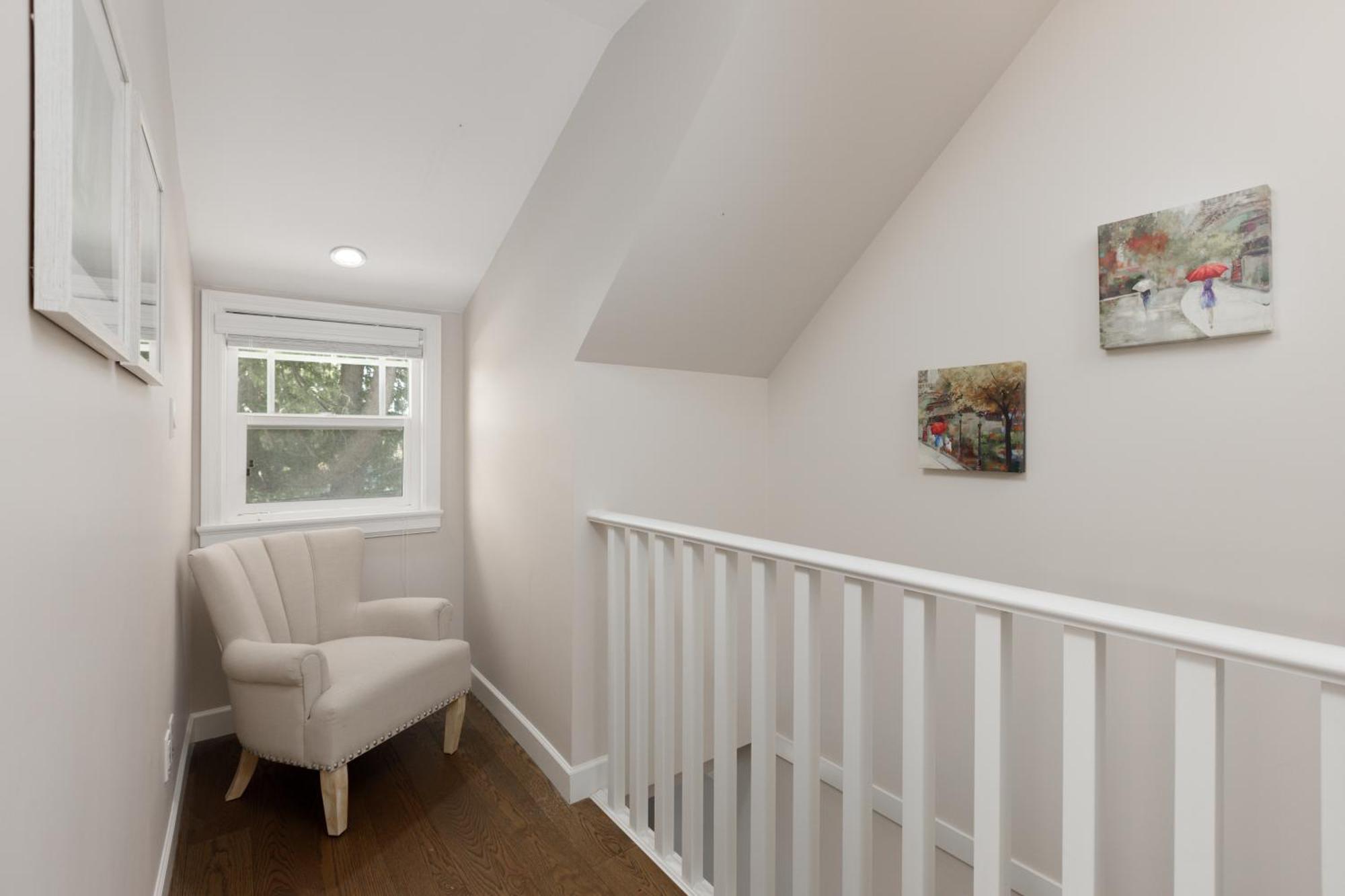 Charming 2-bd In Heart Of * Vancouver