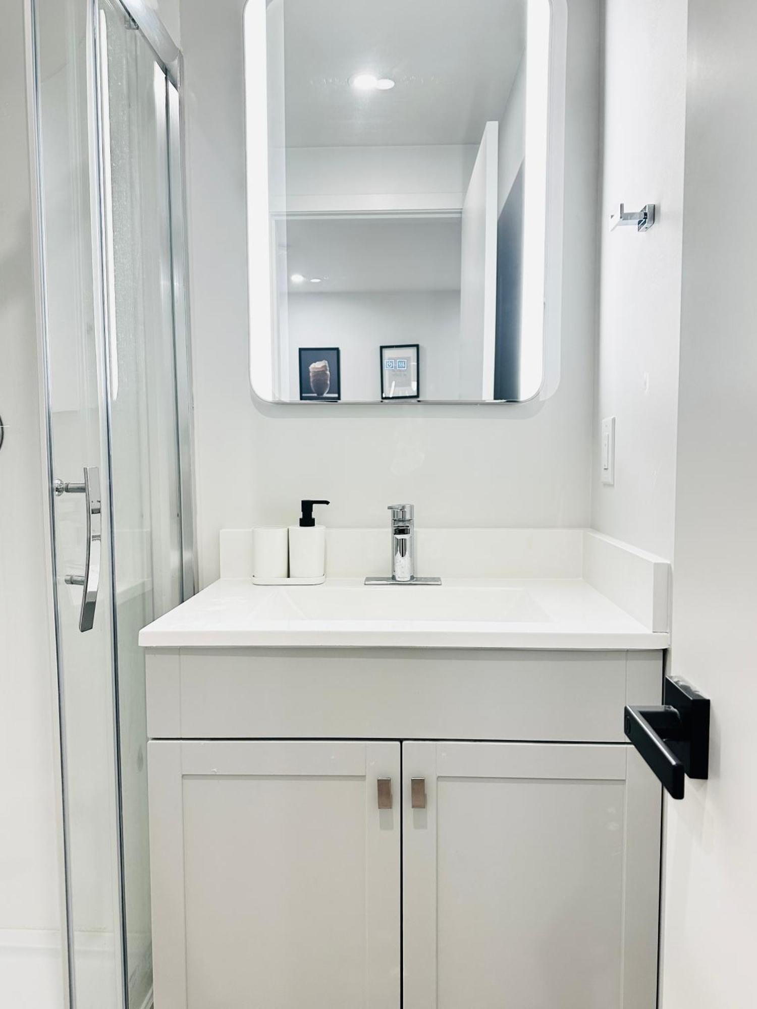 Gasthof Modern New Private Bathroom Suite, 8mins To Ubc& 15mins To Downtown