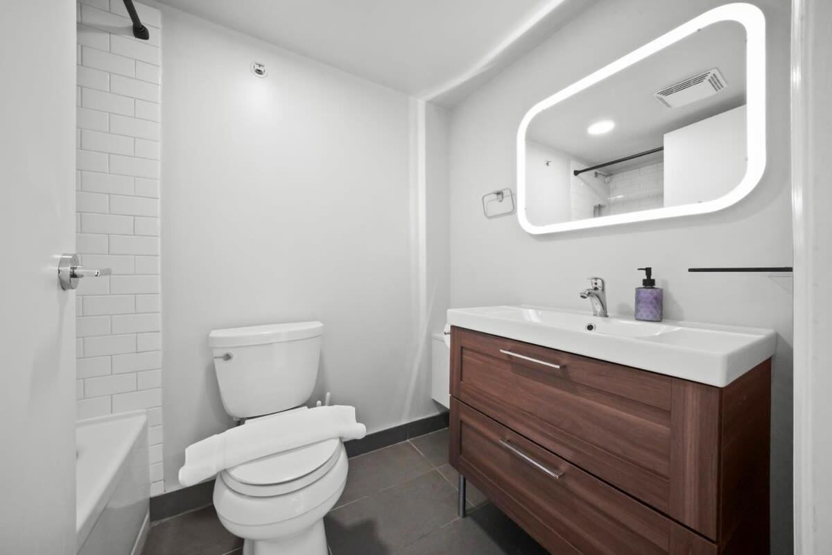 One Of A Kind Loft In Gastown With Free Parking Apartment Vancouver