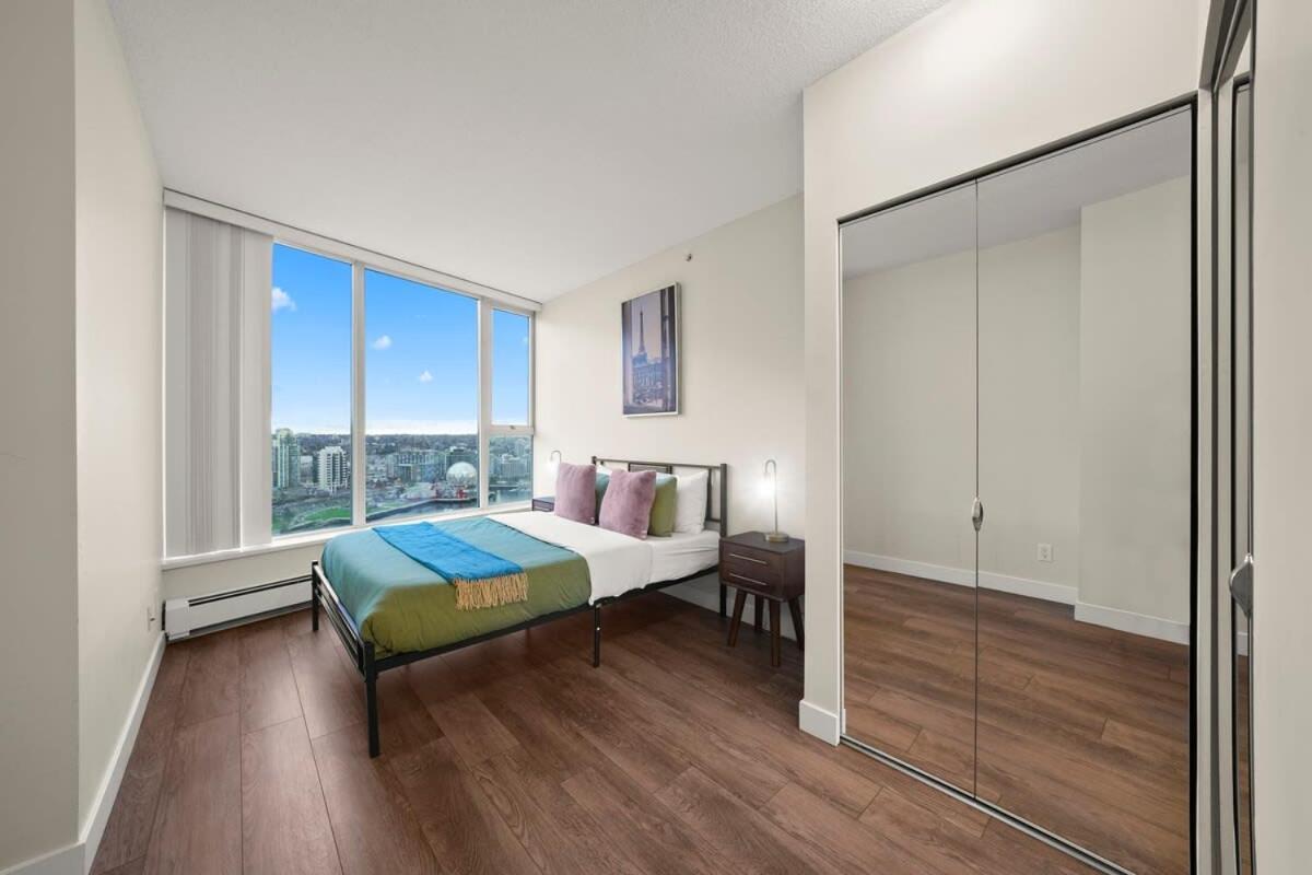 Dazzling By Stadium Downtown With Free Parking Holiday home *
