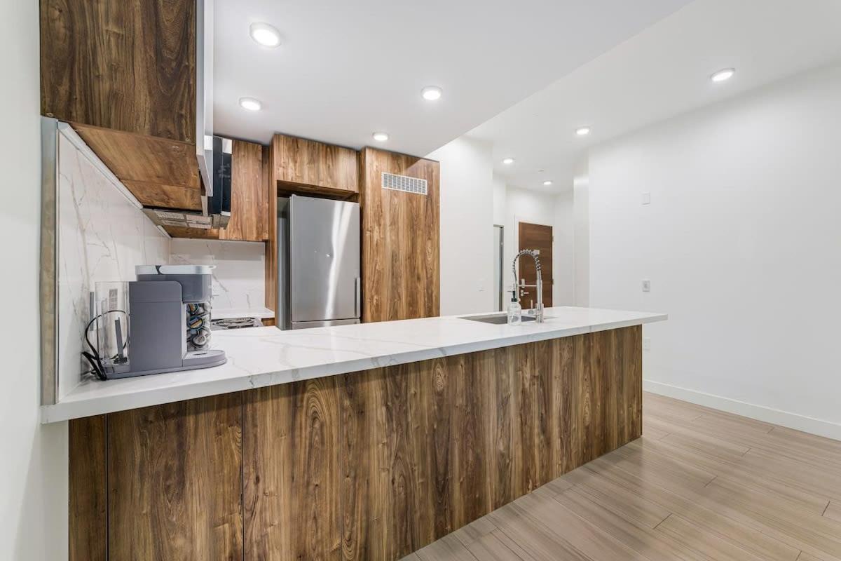 Stylish 2br In West End Dt With Free Parking