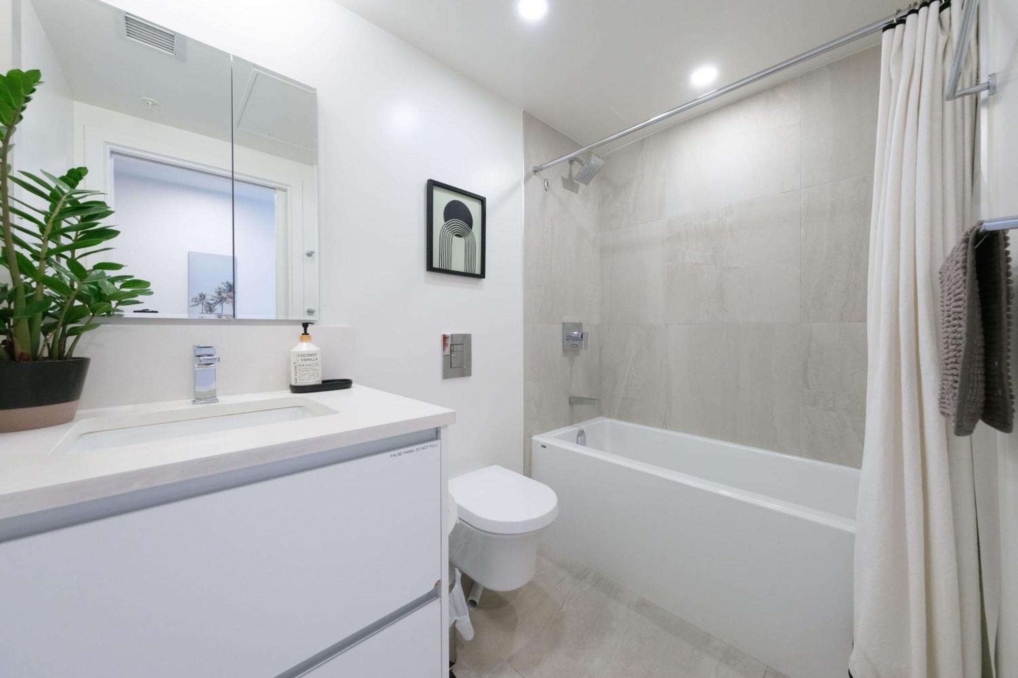 Apartment Brand New 2-bedroom In Central Location Vancouver