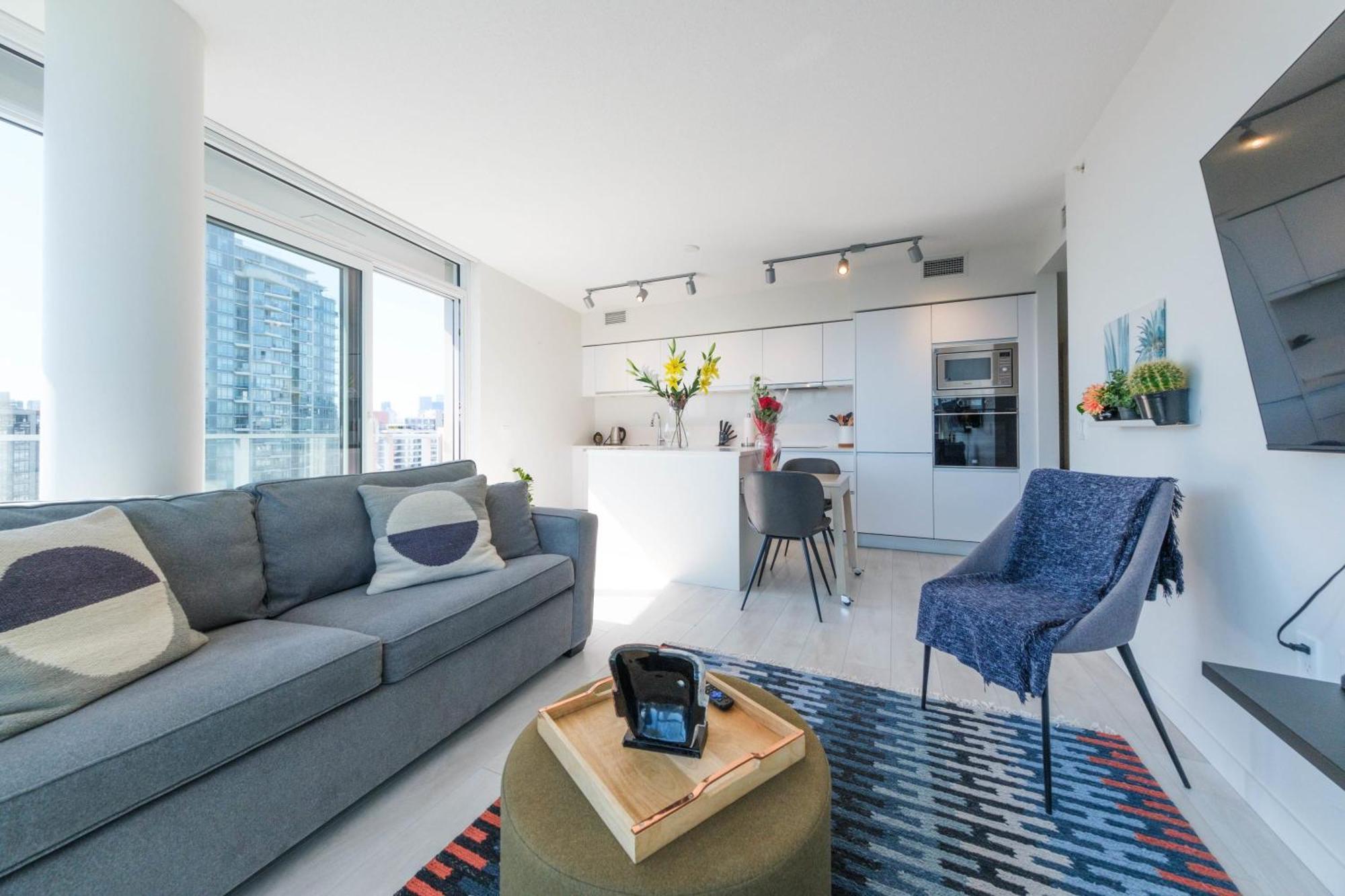 Apartment Brand New 2-bedroom In Central Location *