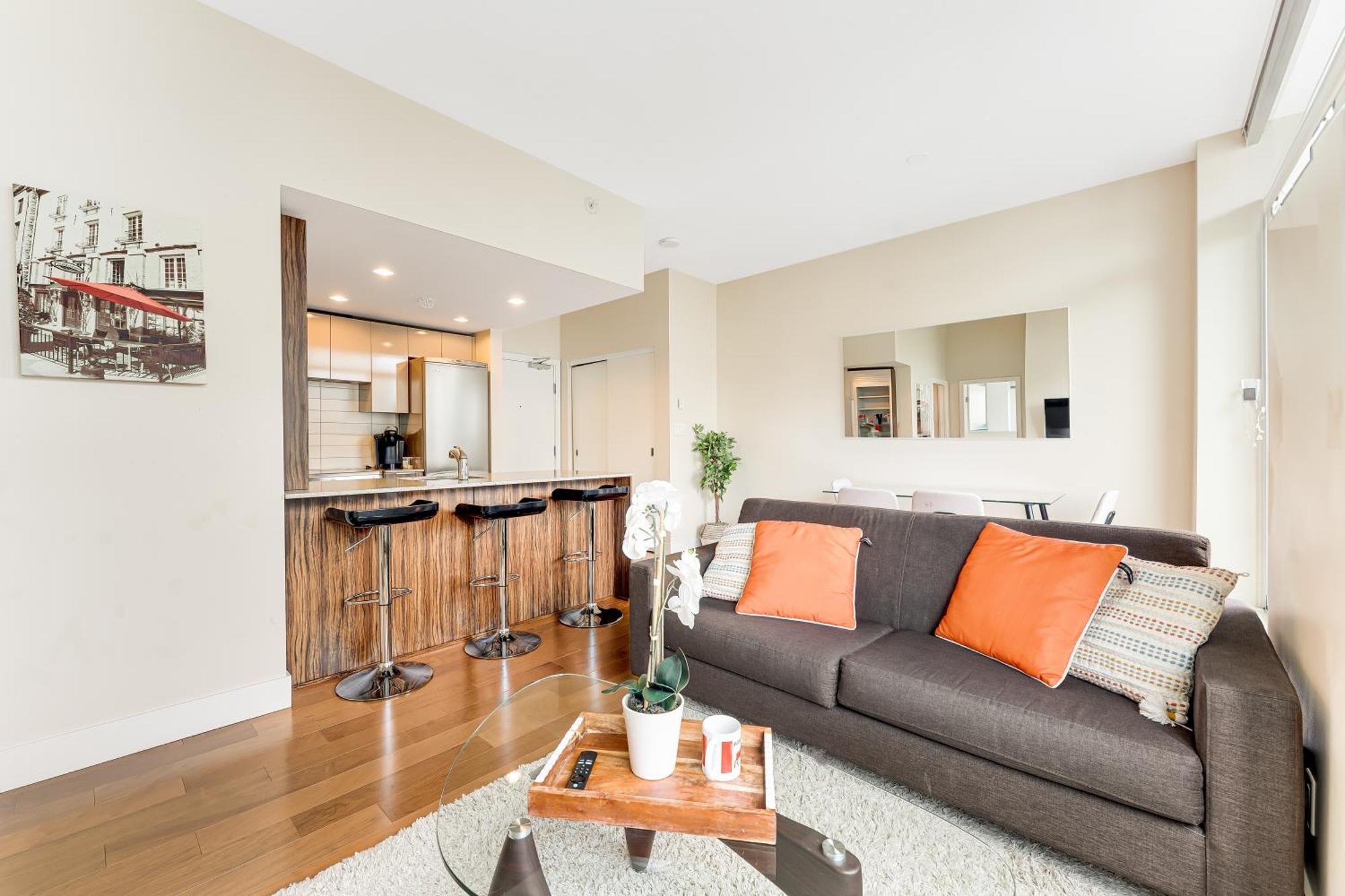 Urban Oasis 1 Bed Apt With Stunning City Views Vancouver