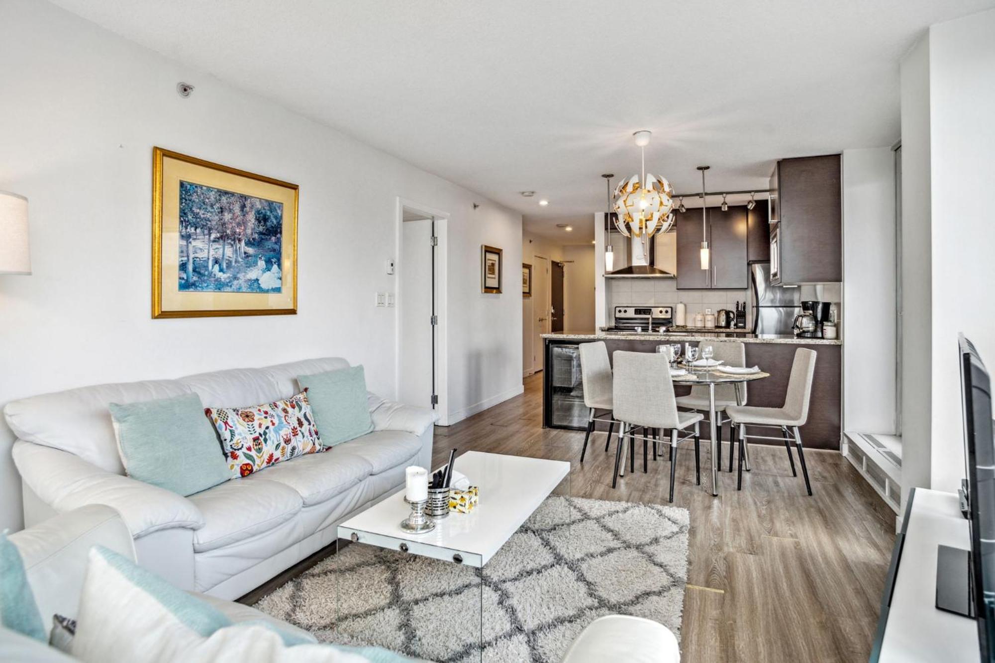 The Altitude,luxury At Its * Vancouver