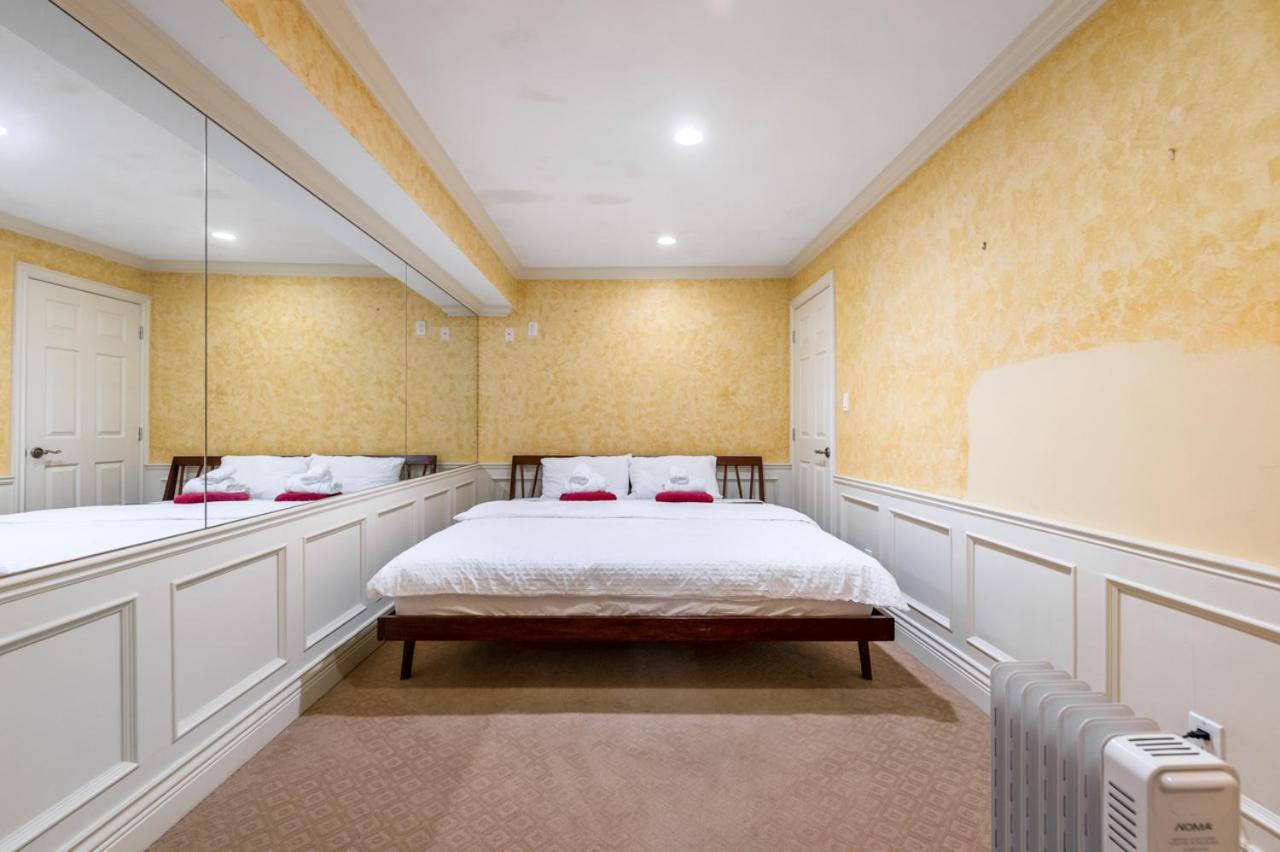 Gasthof Charming Retreat On Cypress Street, Your Away From