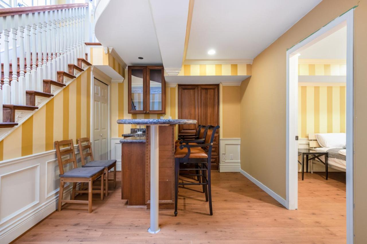 Gasthof Charming Retreat On Cypress Street, Your Away From