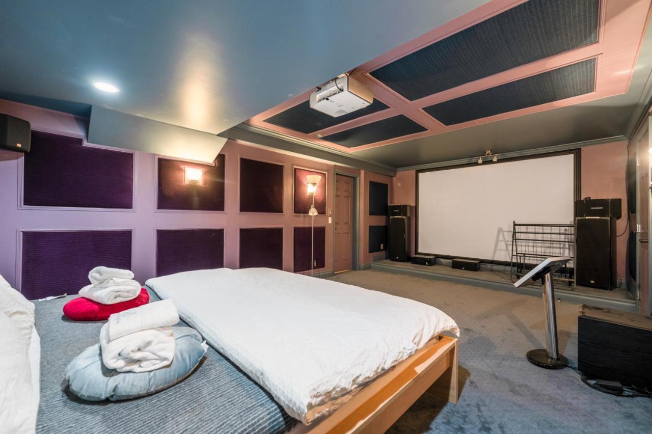 Charming Retreat On Cypress Street, Your Away From