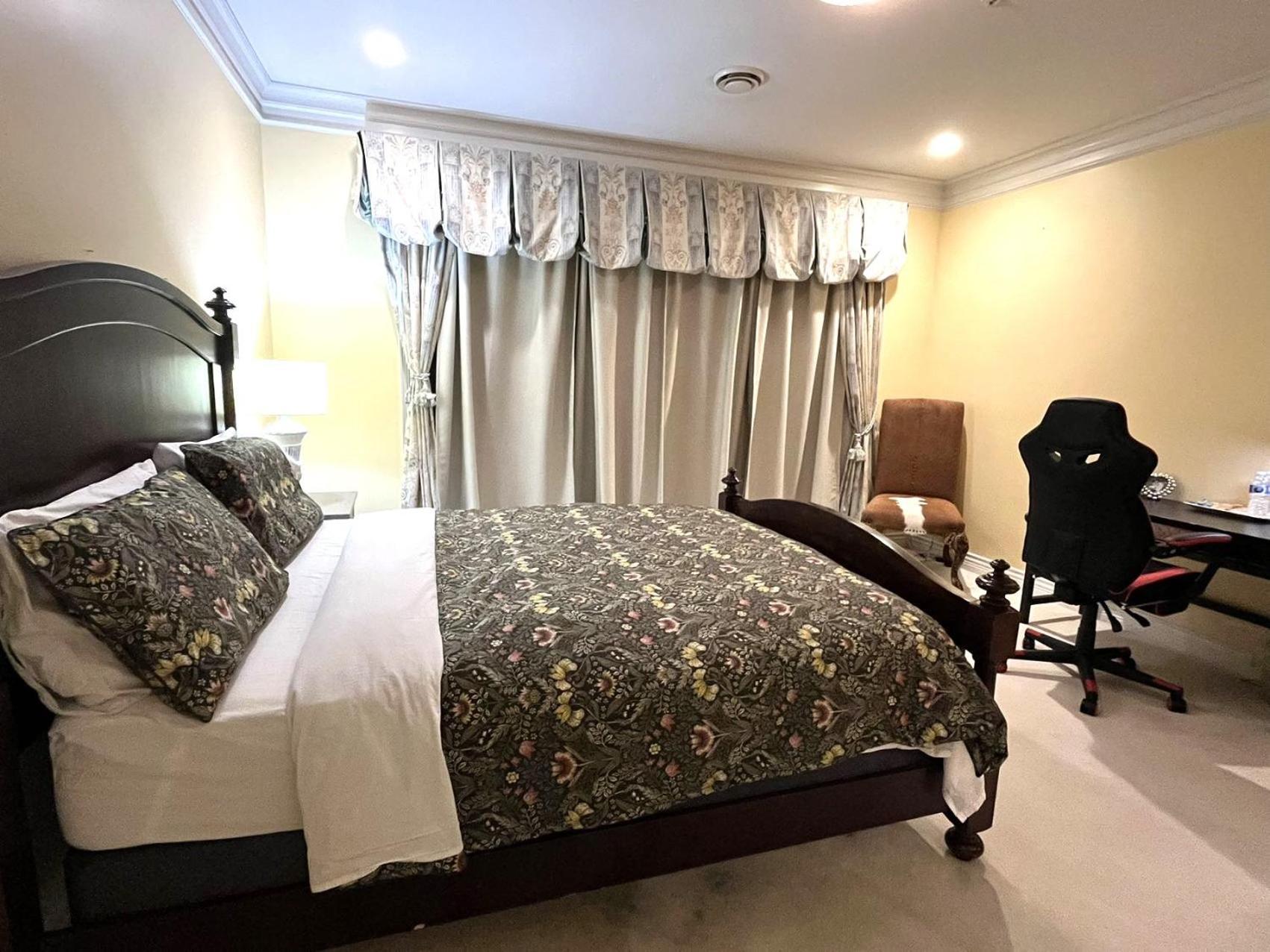 Nest Near Yvr Ubc Downtown Homestay *