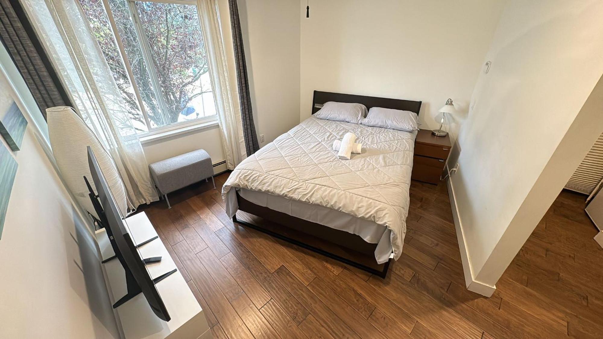 Villa 5 Mins Walk To Skytrain Station
