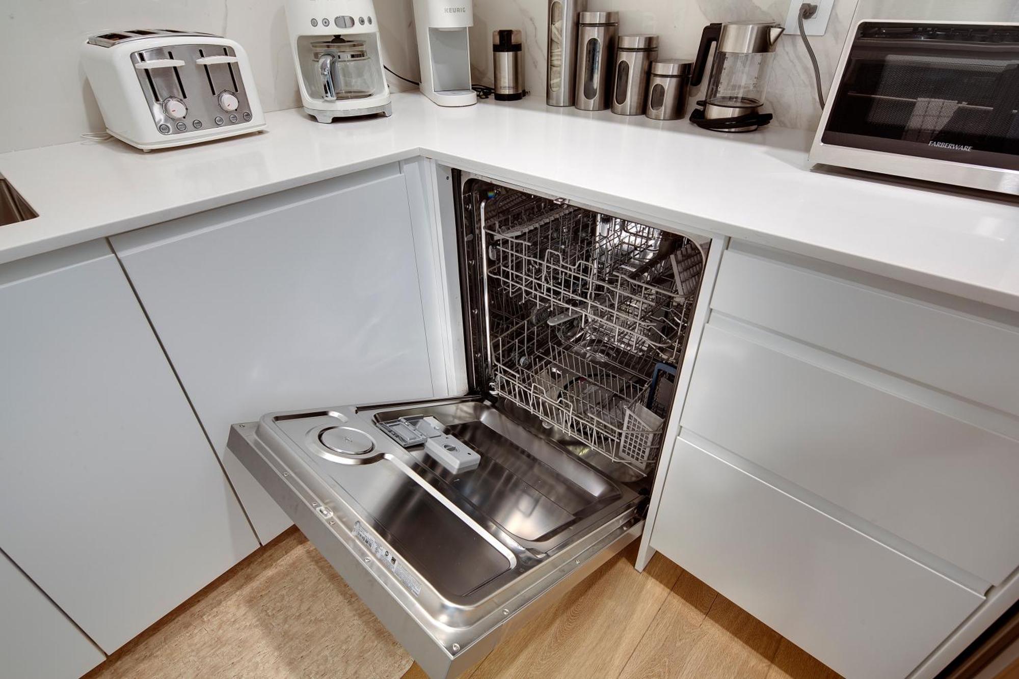 Three Bedroom On The Edge Of Downtown With Ac *