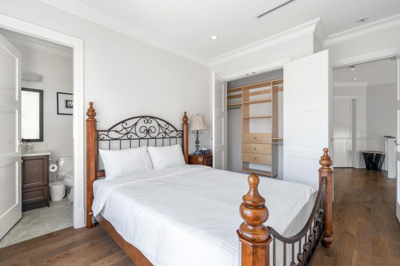 Gasthof Elegant With Private Bathroom Vancouver