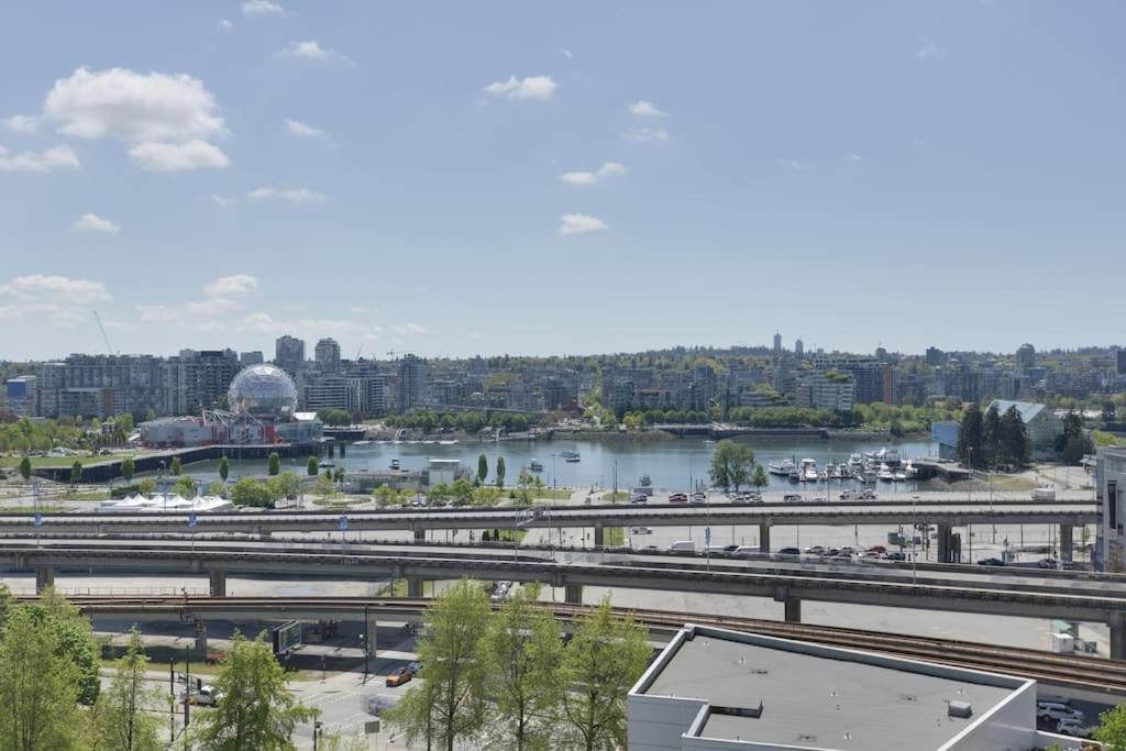 Luxary Downtown With Free Parking * Vancouver