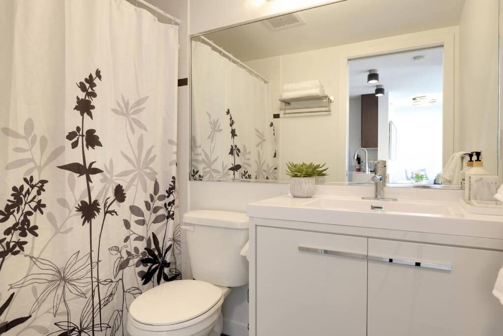 Luxary Downtown With Free Parking Apartment