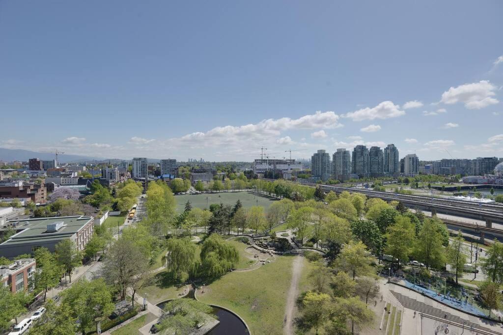Luxary Downtown With Free Parking