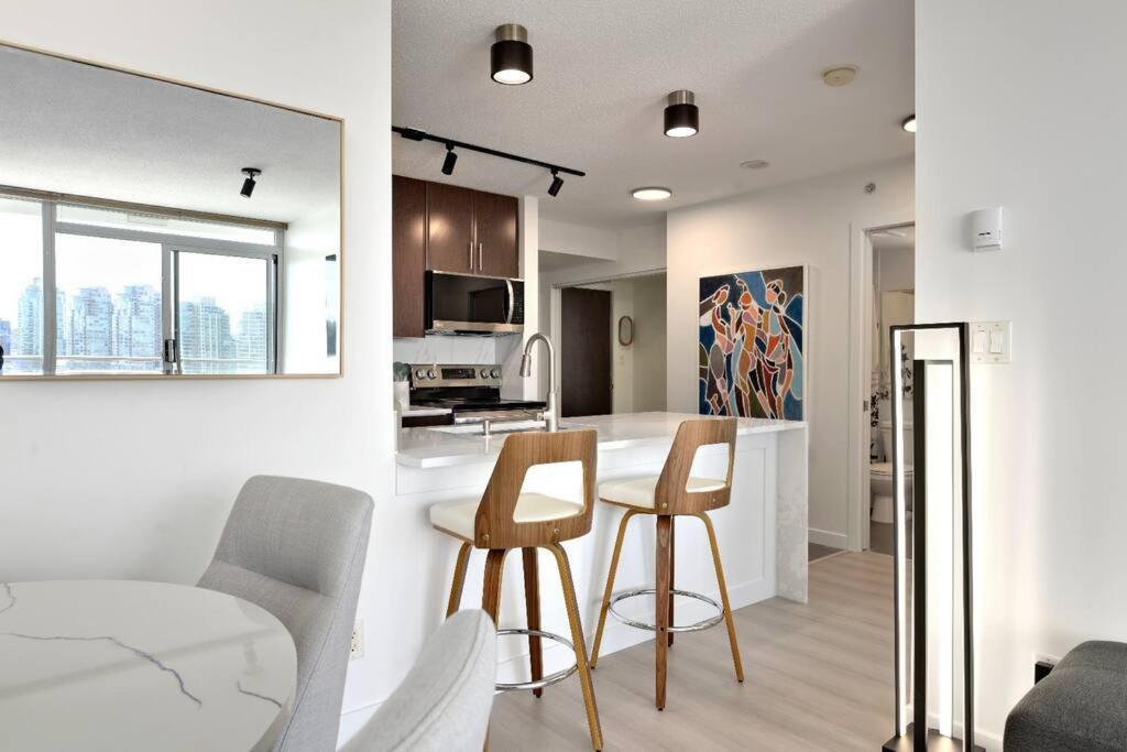 Luxary Downtown With Free Parking Apartment Vancouver