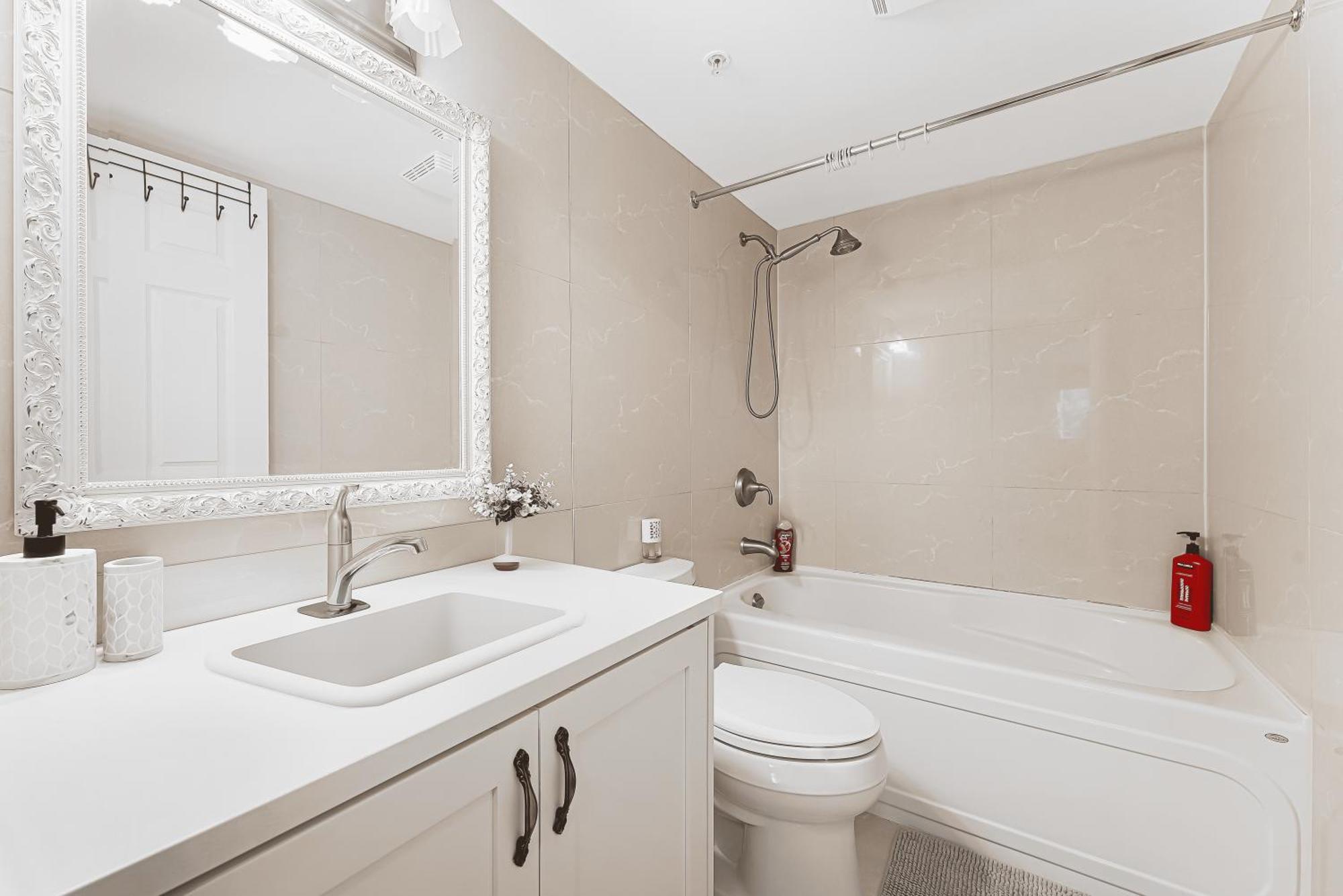 Luxurious Coal Harbour Duplex Steps From The Water Vancouver
