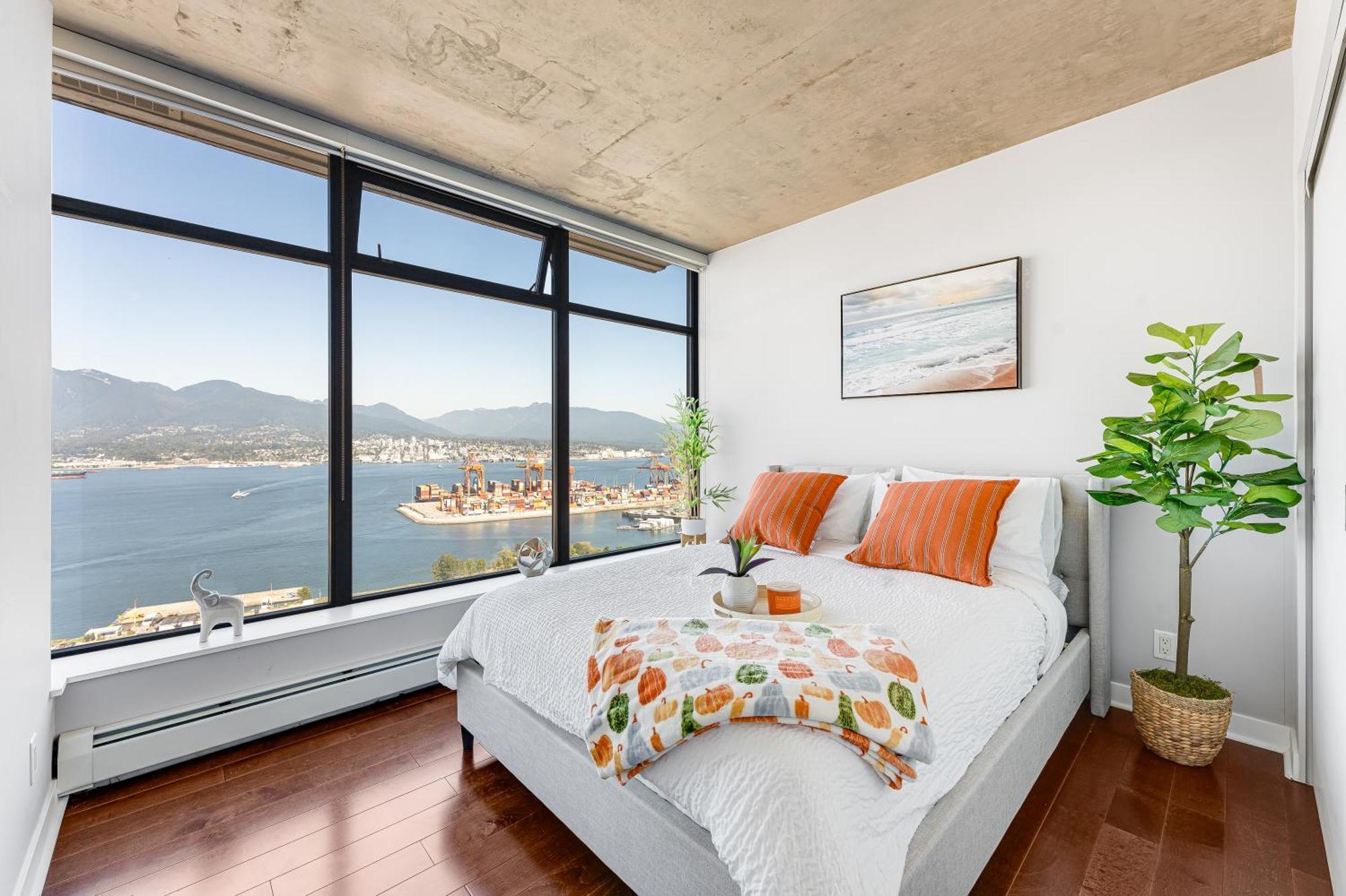 Apartment Stunning 2 Bdr With Million-dollar Ocean And Mountain Views *
