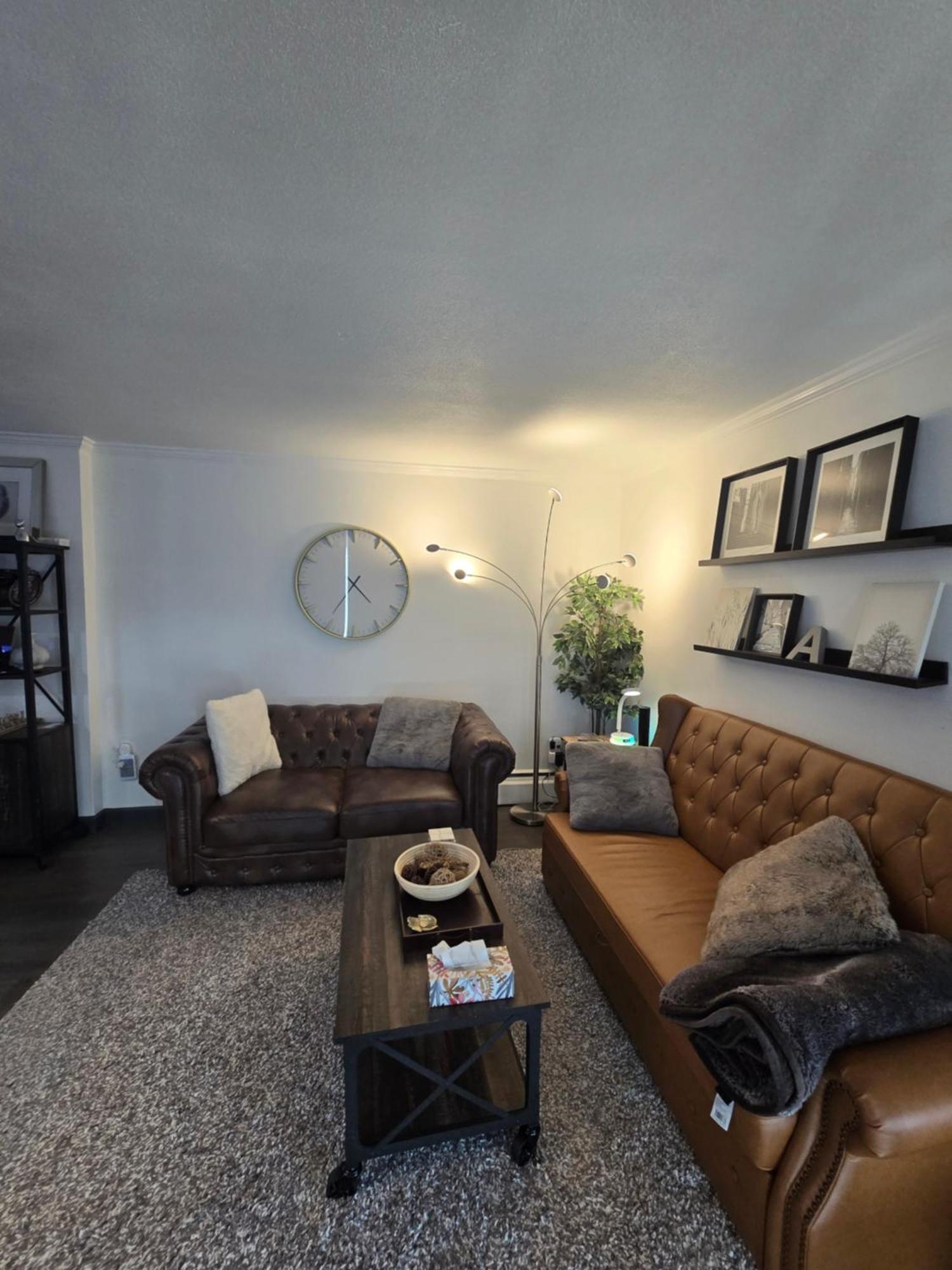 Designer-luxury. Waterview, Parking, Rooftop Pool * Vancouver