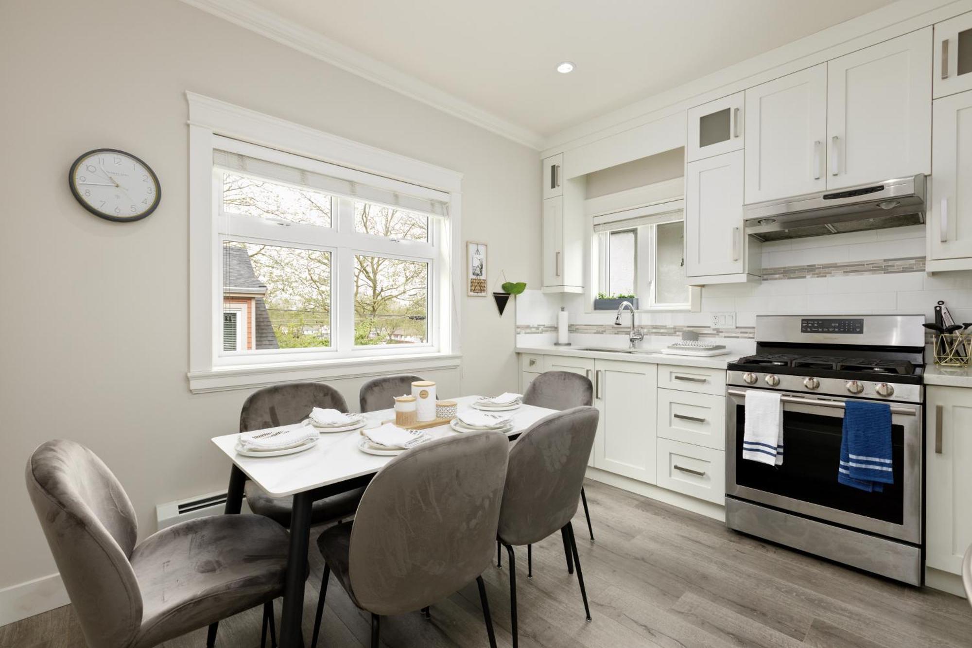 Guest house Charming Retreat Near Downtown- Cozy Oasis On Nanaimo St