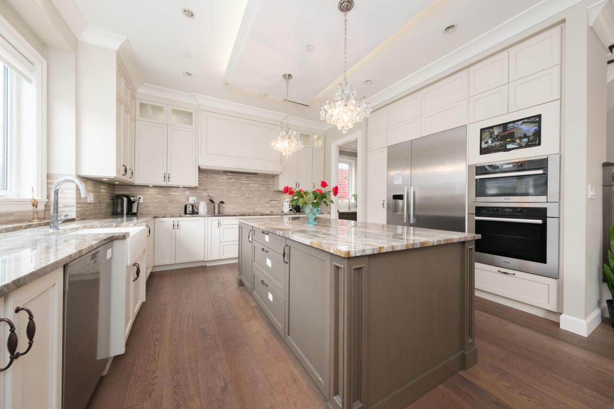 Holiday home Basement With Shared Washroom In Deluxe *