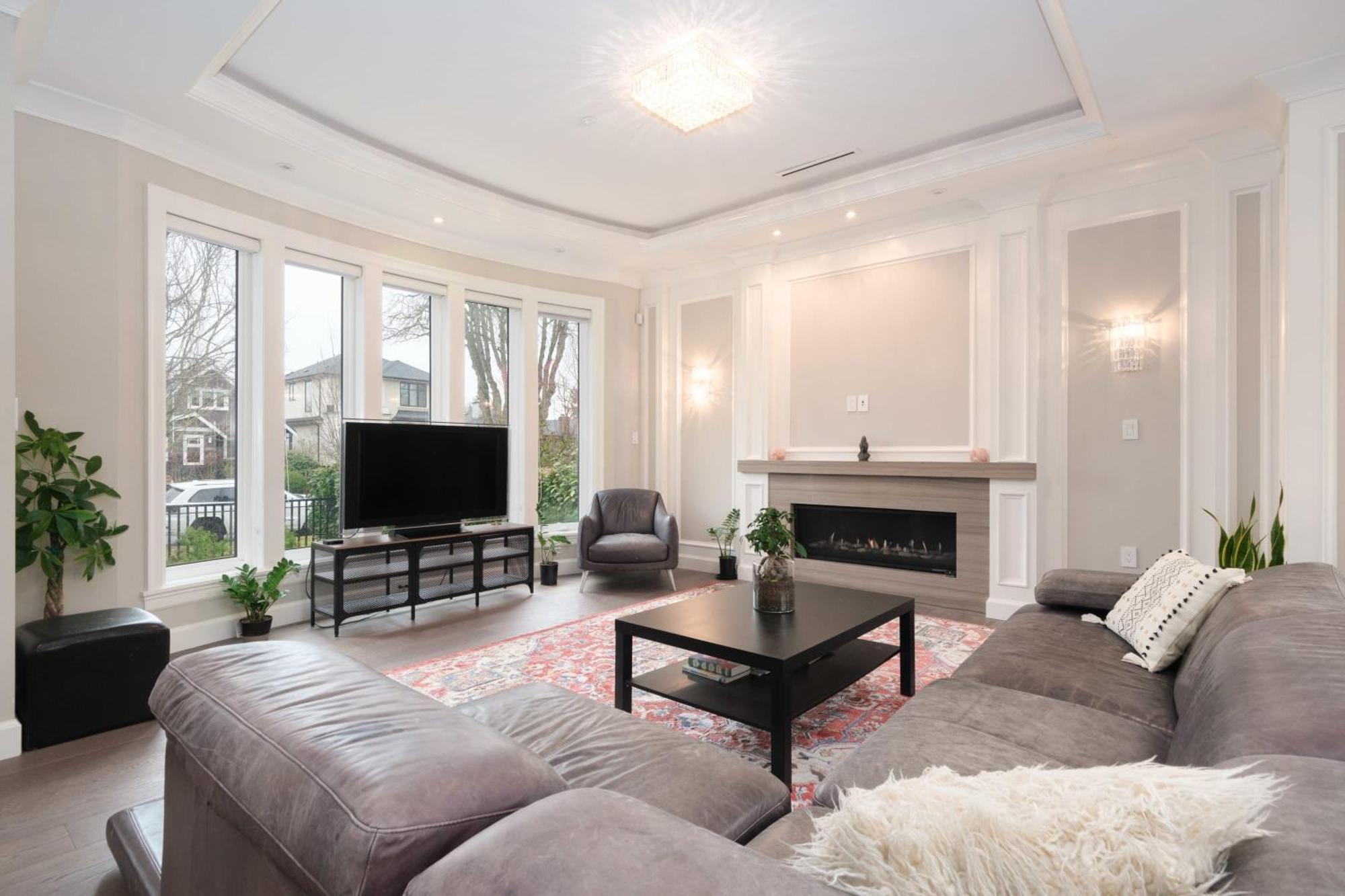 Basement With Shared Washroom In Deluxe Holiday home