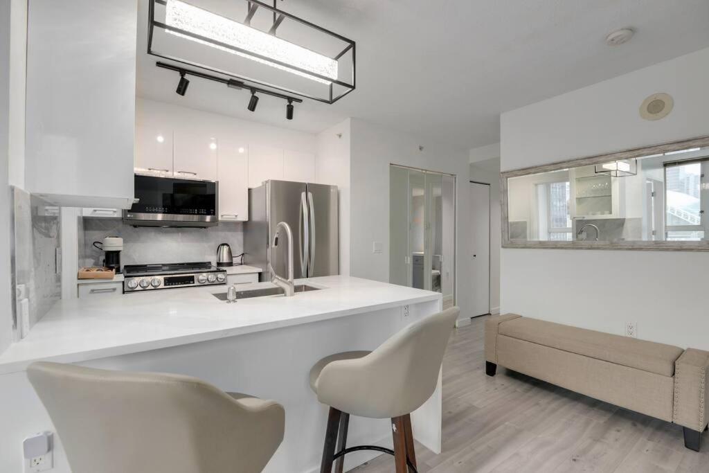 Luxury In Downtown With View Apartment *