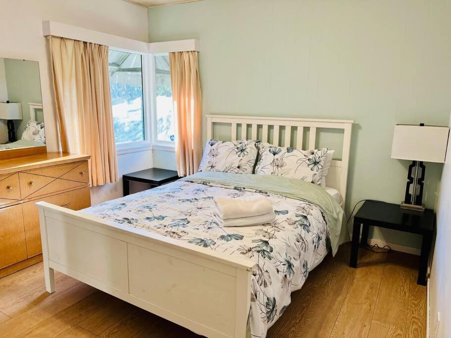 Unique Park House 5min Walk To Subway Apartment Vancouver