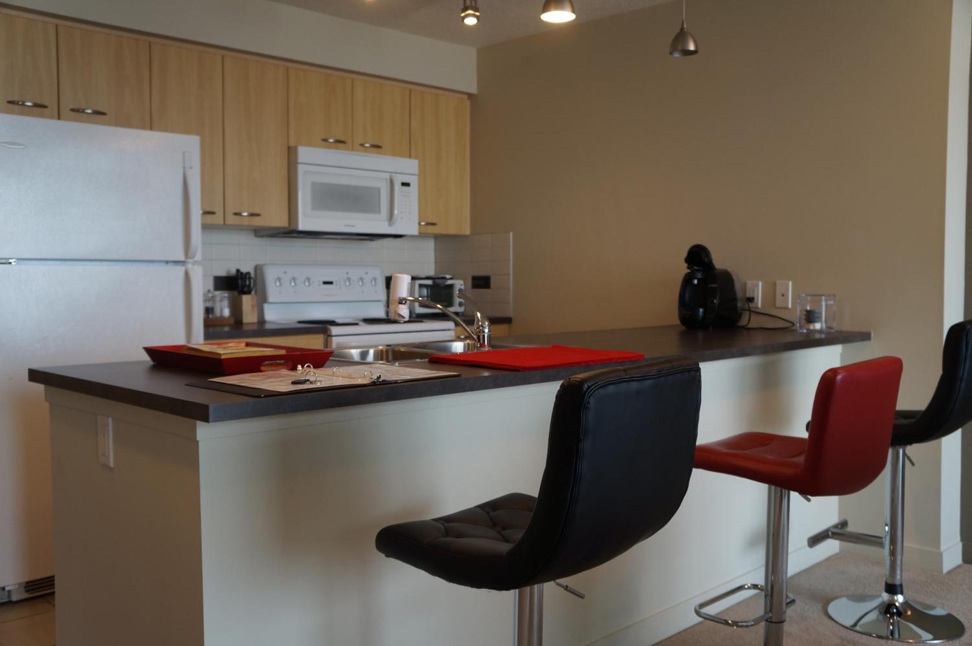 Apartment Luxury Corporate Housing: Furnished 2br Townhouse Vancouver