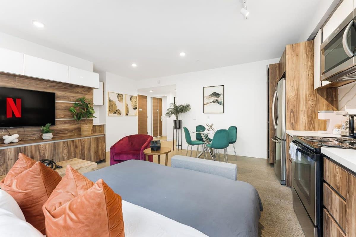 Apartment Designer Cozy In Vibrant West End Dwntwn Vancouver