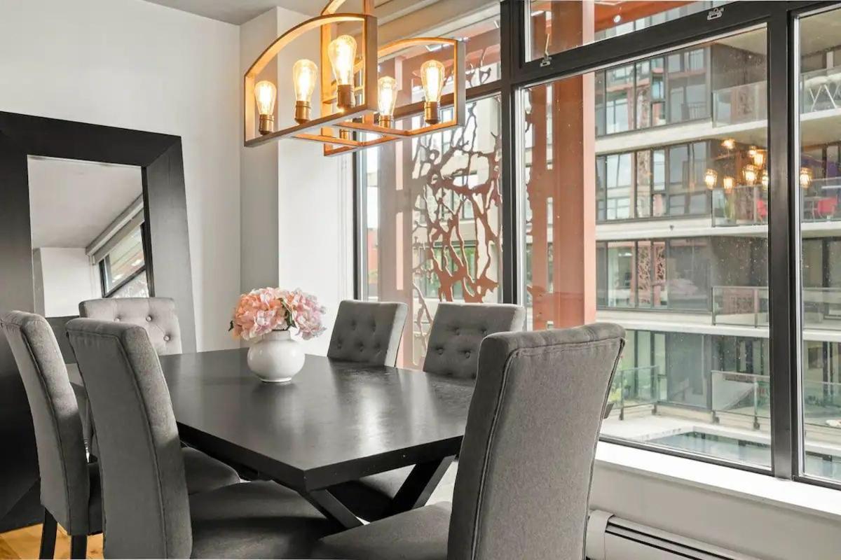 Modern In Downtown Two Bedroom Parking Lot *