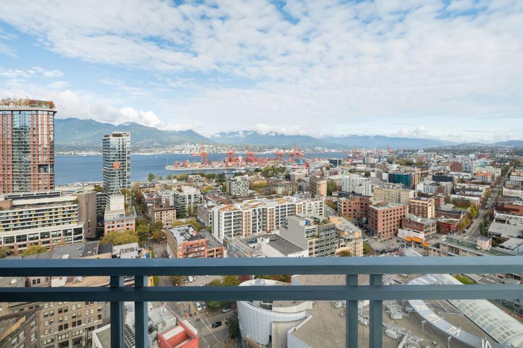 Apartment Luxury 2 Bed 2 Bath Downtown With Free Parking