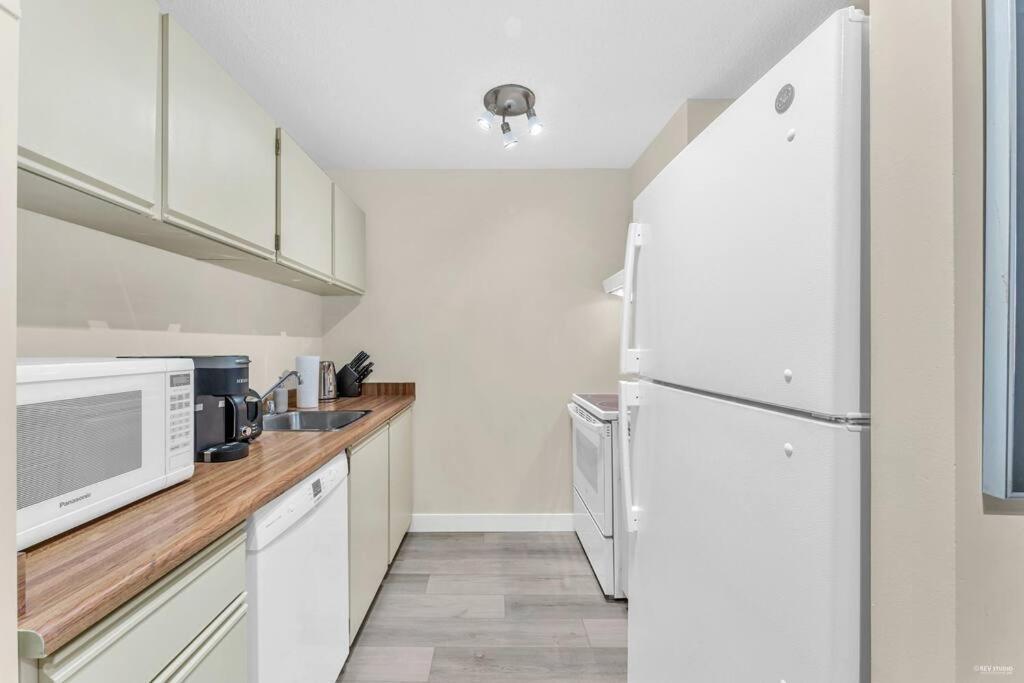 Apartment Beautiful Two Beds With Free Parking Vancouver